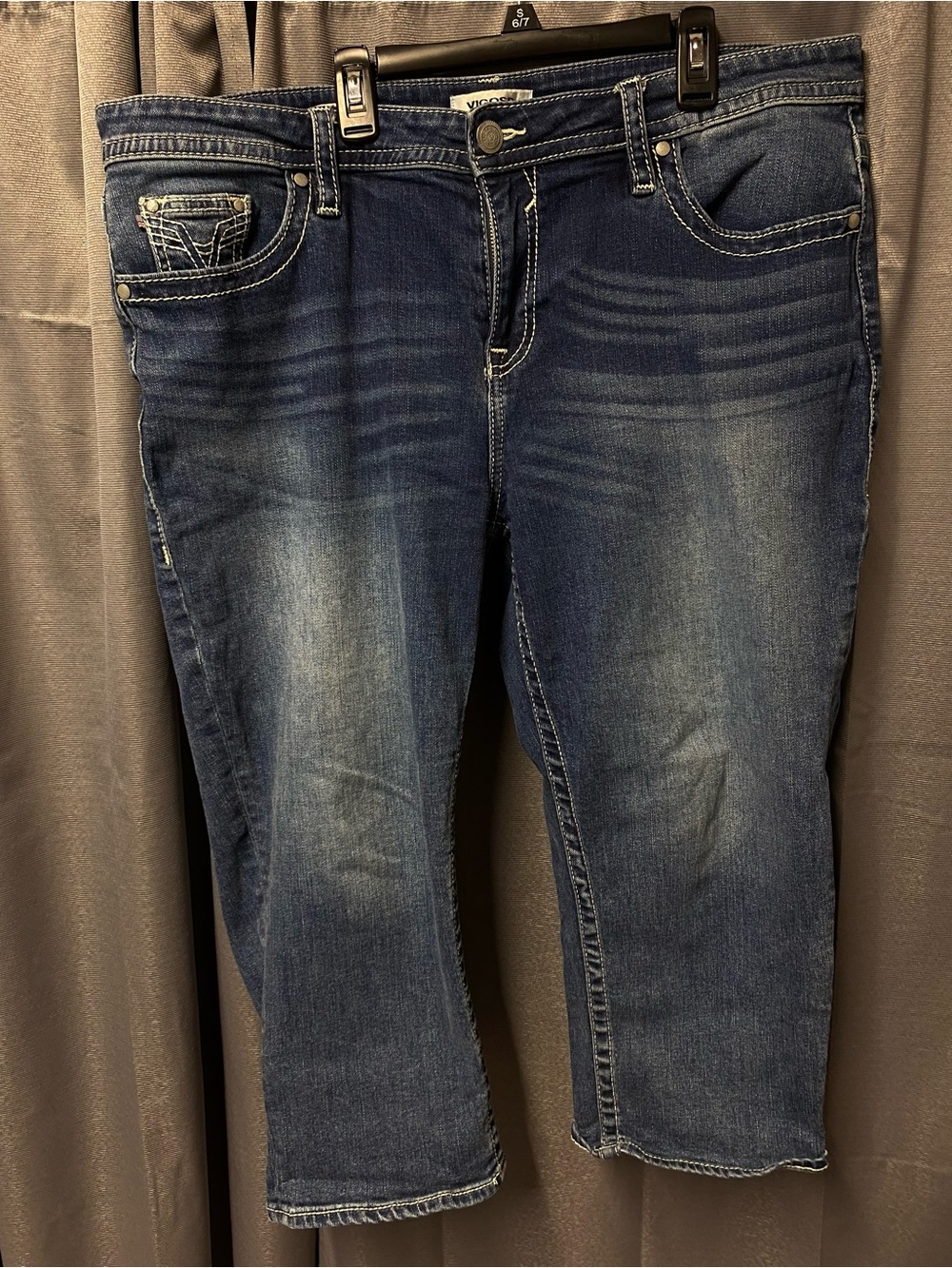 Vigoss Women’s Dark Blue Stretch Denim Capri Jeans – Size 20